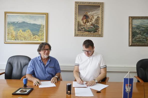 (FOTO) Podrška kulturi i umjetnosti: Božović i Mitrić potpisali Memorandum o saradnji