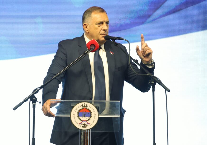 (FOTO, VIDEO) "Republiku Srpsku ste udarili, ALI JE NISTE SLOMILI" Dodik traži da se ponište sve odluke visokih predstavnika