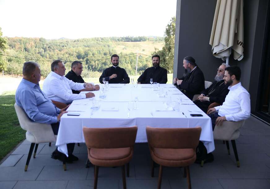 (FOTO) Dodik ugostio vladike „Prilika za razgovor o VAŽNIM pitanjima“