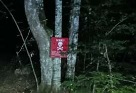 (FOTO) PRATILI NAVIGACIJU, PA ZALUTALI Par iz Poljske krenuo od Banjaluke ka Sanici, pa se zaglavio u minskom terenu