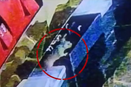 (VIDEO) ŠOK U ZLATARI Nestala roba vrijedna 10.000 evra, nadzorne kamere snimile neobičnog lopova na djelu