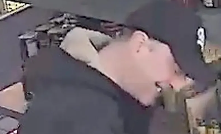 (VIDEO) JEZIV NAPAD U MESARI Muškarac pokušao da napastvuje dječaka (9) pred nadzornim kamerama