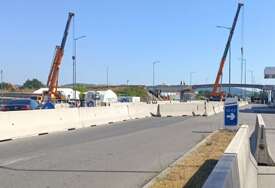 Novi nadvožnjak stigao u Trn: Nakon rušenja starog, postavljena nova konstrukcija na brzoj cesti Banjaluka-Laktaši