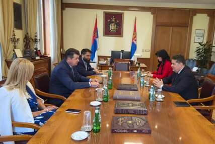 (FOTO) Stevandić razgovarao sa Petrovim „Najavljujemo BOLJE VRIJEME, zajedničke sjednice i SASTANKE ustavnih sudova Srbije i Srpske"