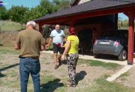(VIDEO) Užas u Doboju: Napadnuta ekipa BN televizije