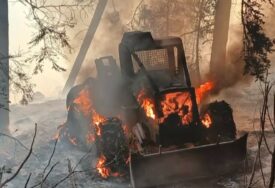 (VIDEO, FOTO) "PREPUŠTENI SMO SAMI SEBI" Herojska borba šumara kod Bosanskog Petrovca, bagerima i naprtnjačama PROTIV VATRE