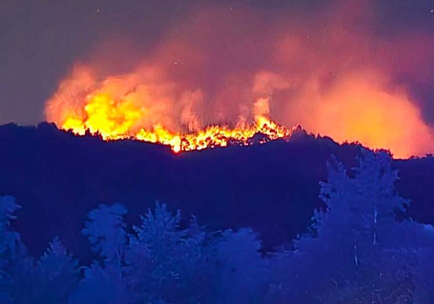 (FOTO) Vatrogasci na terenu: Veliki požari na više lokacija u Laktašima