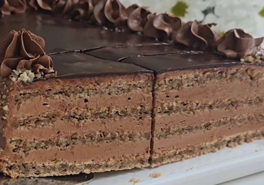 KRALJICA SVAKE SLAVE I VESELJA Reforma torta po starinskom receptu nikoga ne ostavlja ravnodušnim