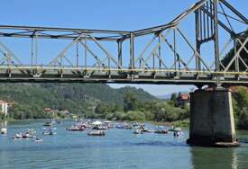 Stigli gosti sa svih strana svijeta: "Drinska regata" okupila oko 100 plovila sa više od 500 učesnika