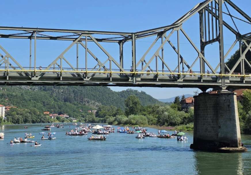Stigli gosti sa svih strana svijeta: "Drinska regata" okupila oko 100 plovila sa više od 500 učesnika