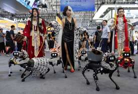 Humanoidni roboti stižu u masovnu upotrebu: Za 10 godina mogli bi biti dio svakodnevnog života