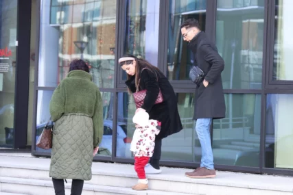 Iz sebe imao 2 BRAKA I 3 DJECE: Roditelji se odrekli pjevačice zbog ljubavi, a danas živi sa milionerom u stanu od 830.000 evra