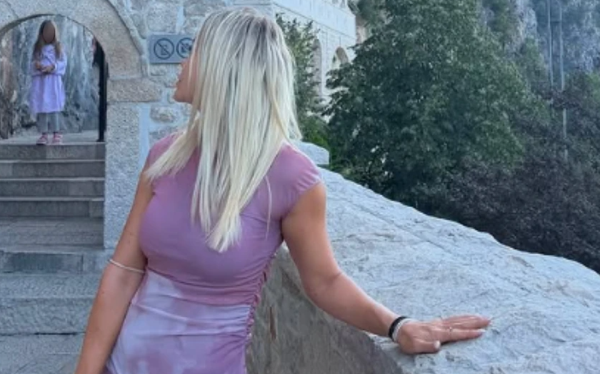 (VIDEO) "Koliko je zapravo bitno da ste zdravi i da imate mira" Voditeljka prespavala pod Ostrogom nakon što je svjedočila požaru u Crnoj Gori