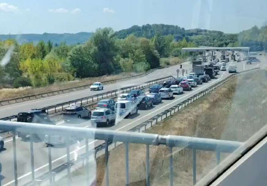 (VIDEO) Autoput Banjaluka- Gradiška: Totalni kolaps na naplatnim kućicama u Jakupovcima
