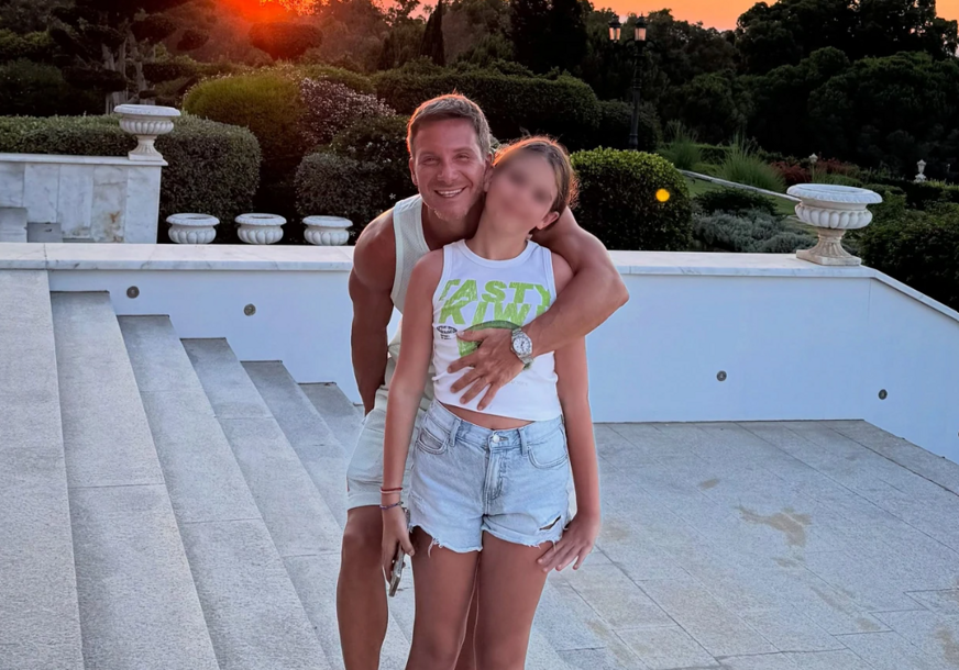 (FOTO) NIKAD SREĆNIJI Saša Kovačević podijelio slike sa ljetovanja, evo kako on i supruga provode vrijeme u iščekivanju nasljednika