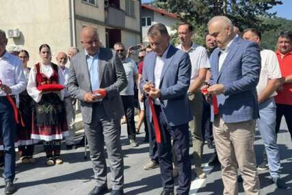 (FOTO) "Od velikog značaja za lokalnu privredu" U Kotor Varošu otvoren novoizgrađeni most "Šiprage dva"