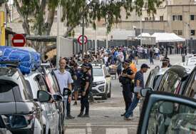 Angažovana i vojska: Španska policija procjenjuje da je oko 73.500 migranata već napustilo Seutu