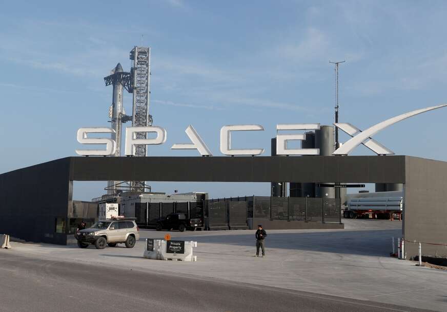 SVEMIRSKA MEGABAZA OD 100 MILIJARDI DOLARA SpaceX planira da lansira više od 30 Staršipova dnevno