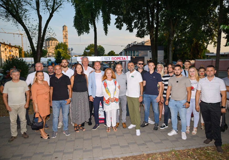 (FOTO) "Zdravlje ne smije biti luksuz" Predstavnici PSS nastavili prikupljanje potpisa za ukidanje PDV na lijekove
