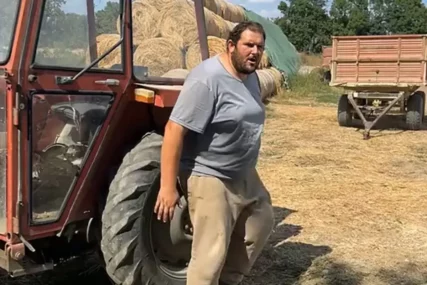 (VIDEO) "NEGDJE NA BALKANU" Urnebesni snimak zapalio mreže, čovjek diže zadnji dio TRAKTORA golim rukama