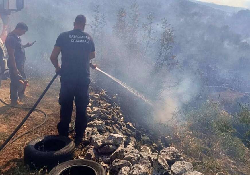 CIJELO TREBINJE U DIMU Borba sa požarom na Zupcima, očekuje se dolazak helikoptera MUP Srpske