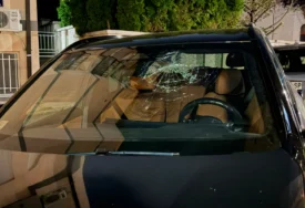 (VIDEO) Razbijena šoferka, staklo po podu: Maja Marinković RAZLUPALA ASMINU automobil