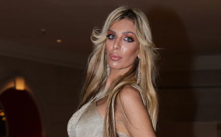 "Tu sam gdje treba da budem" Ava se oglasila NAKON POMIRENJA sa vjerenikom kog je optužila da joj je polomio jagodičnu kost