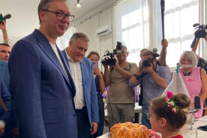 (VIDEO) „Drvar nije zaboravljen“ Vučić i Dodik obećali pomoć i nastavak ulaganja
