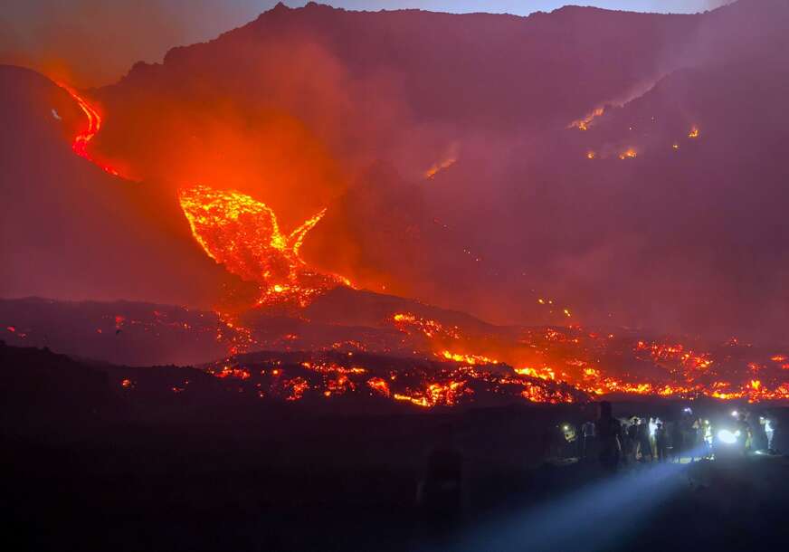 Vulkan napravio haos: U Kataniji otkazano oko 1.000 letova zbog erupcije Etne