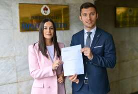 (FOTO) Vukomanovićeva i Kresojević o potezu SNSD "Velika pobjeda za trudnice, zanemarićemo LICEMJERSTVO"