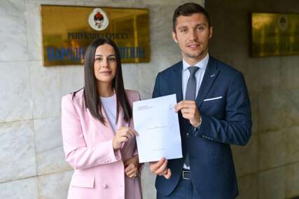 (FOTO) Vukomanovićeva i Kresojević o potezu SNSD "Velika pobjeda za trudnice, zanemarićemo LICEMJERSTVO"