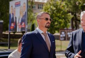 Ristić odgovorio na "KULOARSKE GLASINE": Ne pada mi na pamet da vraćam mandat koji zvanično nismo osvojili