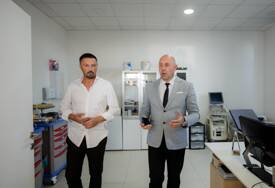 (FOTO) "RSS će snažno podržati domaće investitore i njihove projekte" Ristić posjetio Kliniku „Spitex“ i gradilište Rehabilitacionog centra „Prime residence“ u Bijeljini