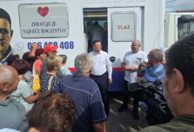 (FOTO) "Preventivni pregledi mogu spasiti život" Đajić do sada BESPLATNO pregledao preko 70.000 građana, evo šta je otkrio u Bijeljini
