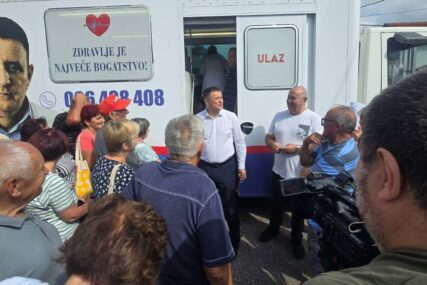 (FOTO) "Preventivni pregledi mogu spasiti život" Đajić do sada BESPLATNO pregledao preko 70.000 građana, evo šta je otkrio u Bijeljini
