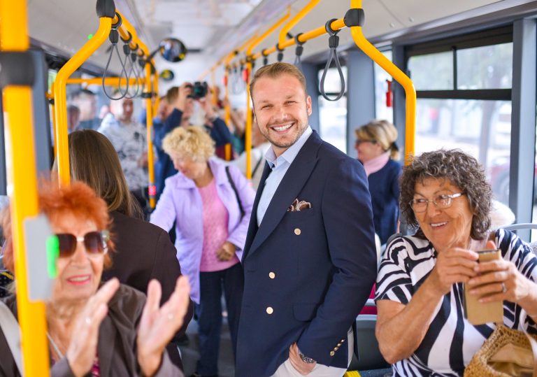 Stižu električni autobusi i tramvaji, ali i niz noviteta: Stanivuković najavio potpunu modernizaciju javnog prevoza u Banjaluci