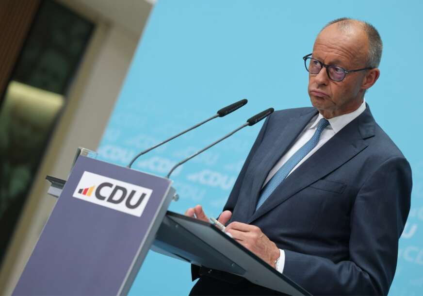 KRIZA U BERLINU Merc gubi tlo pod nogama, strah od desnice sprečava prijevremene izbore