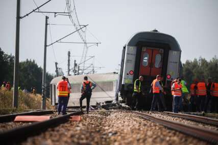 UŽAS U POLJSKOJ Voz sa više od 100 putnika iskočio iz šina, ima MRTVIH i povrijeđenih