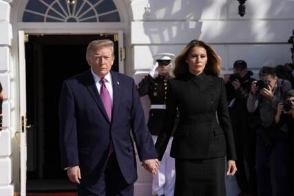Melanija Tramp privukla pažnju u Bijeloj kući: Prva dama zablistala u elegantnom crnom izdanju