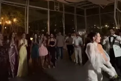 (VIDEO) Snimak sa svadbe nasmijao mreže: Bidermajer završio tamo gdje niko nije očekivao "Kad mlada ima malo jači zamah"