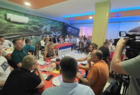 (VIDEO, FOTO)  Pune sale u velikim, ali i u malim opštinama: Ujedinjena Srpska iz Pelagićeva najavila najbolji rezultat u istoriji