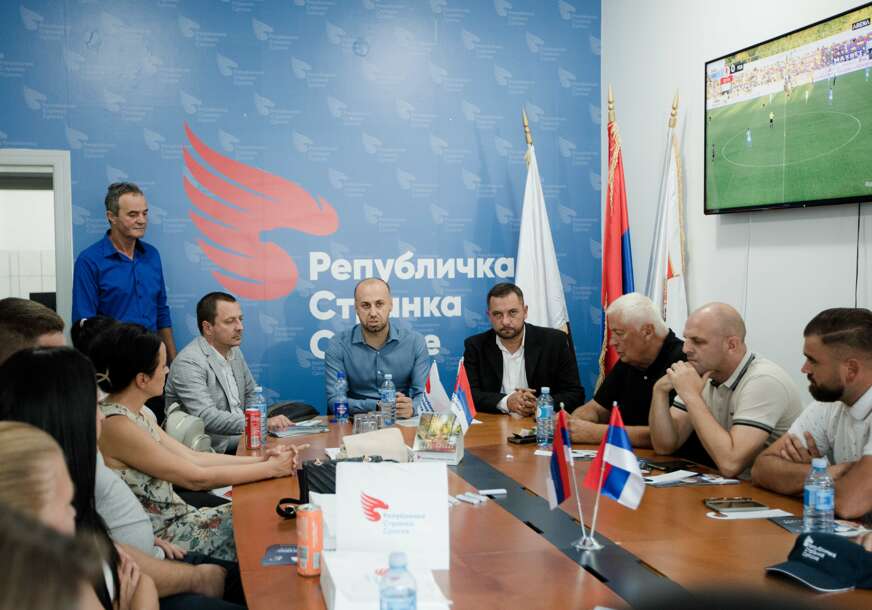 (FOTO) "Naši poslanici neće ćutati" Kandidati Republičke stranke Srpske na skupu u Loparama najavili uspjeh na izborima