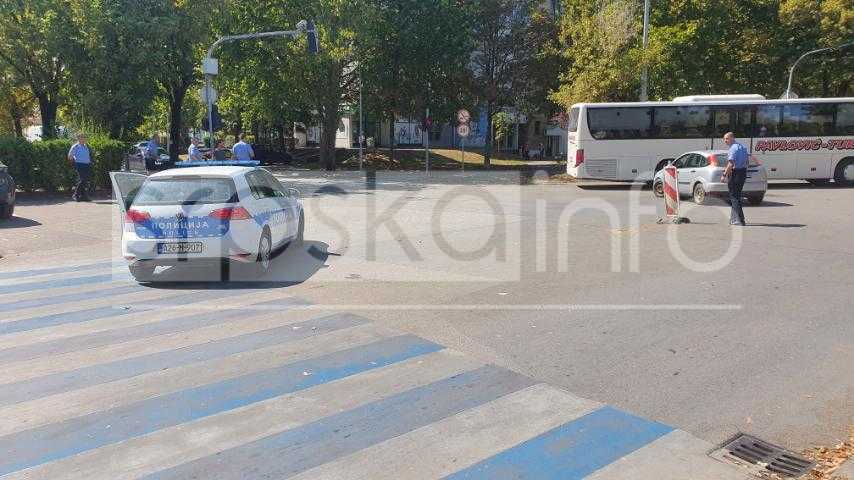 Nesreća u Banjaluci: Udes na raskrsnici kod osnovne škole