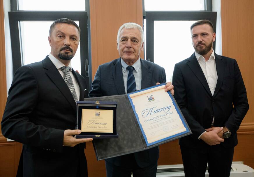 (FOTO) Predsjednik RSS i većinski vlasnik TRB Slavenko Ristić u Bratuncu: Principe dobrog poslovanja TRB želimo da PRENESEMO na cijelu Republiku Srpsku