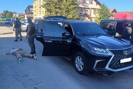 „PALI“ ZNANCI POLICIJE U ISTOČNOM SARAJEVU Među uhapšenima Mića Danilović i Aleksandar Nikolić, koji se nalazio u kućnom pritvoru