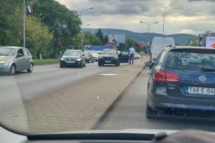 Vozači, budite oprezni: Još jedan udes u Banjaluci, stvaraju se gužve