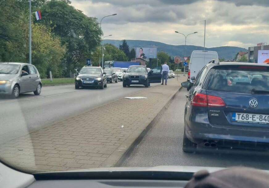 Vozači, budite oprezni: Još jedan udes u Banjaluci, stvaraju se gužve