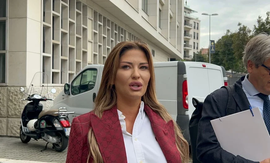 Ana Radulović opljačkana u Beogradu: Lopovi joj odnijeli lične stvari iz luksuznog džipa