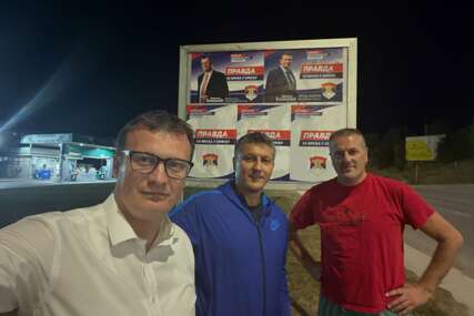 (FOTO) "Kampanje ne nose bilbordi, nego ljudi" Marinko Božović sa aktivistima SDS u Vlasenici
