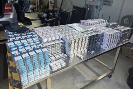 NESVAKIDAŠNJA ZAPLJENA Državljanin BiH pokušao da prokrijumčari 2.100 pakovanja cigareta u EU